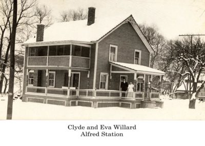 Fion MacCrea 1 willards 400x284 - Town Gallery