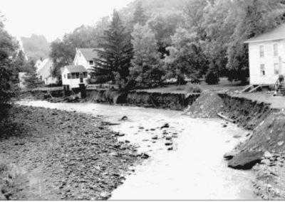 Fion MacCrea 1972 flood Alfred Station 400x284 - Town Gallery