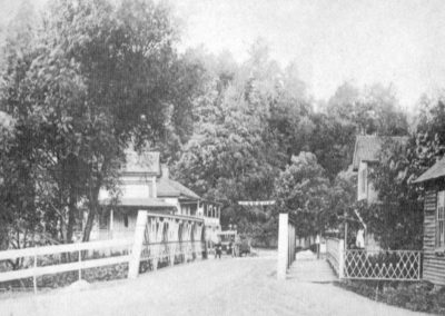 Fion MacCrea Alfred Station Bridge 400x284 - Town Gallery