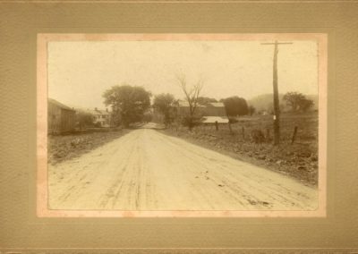 Fion MacCrea Road note barn 1 400x284 - Town Gallery