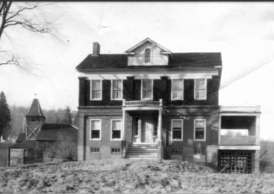 Fion MacCrea The Green Family home Stearns  400x284 - Town Gallery